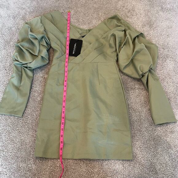 NWT Pretty Little Thing Sage Green Off the Shoulder Ruched Bodycon Dress 0 - Picture 8 of 10